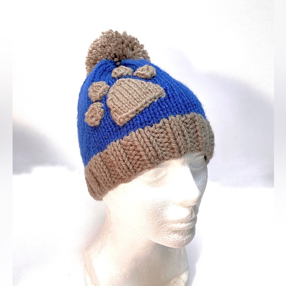 Hand Knit Couples Blue and Gray Beanie Hat Set with Paw Print and Pom Pom - Picture 6 of 9